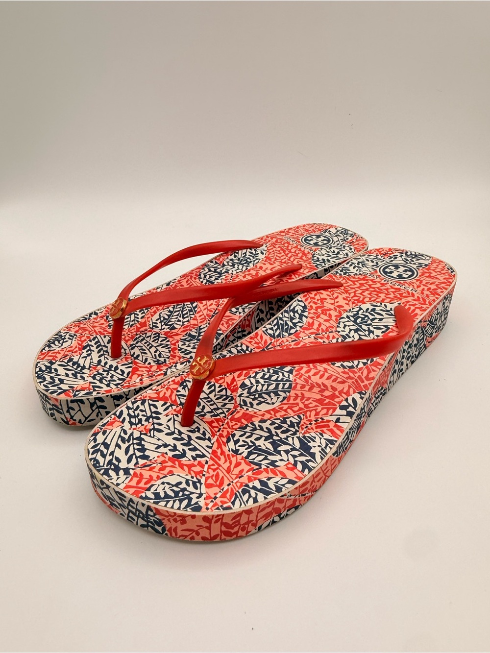 TORY BURCH Printed Platform Flip Flop Sandals Coral Navy Wedge Size 11